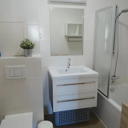 Wielingerbank E With A Location Apartment